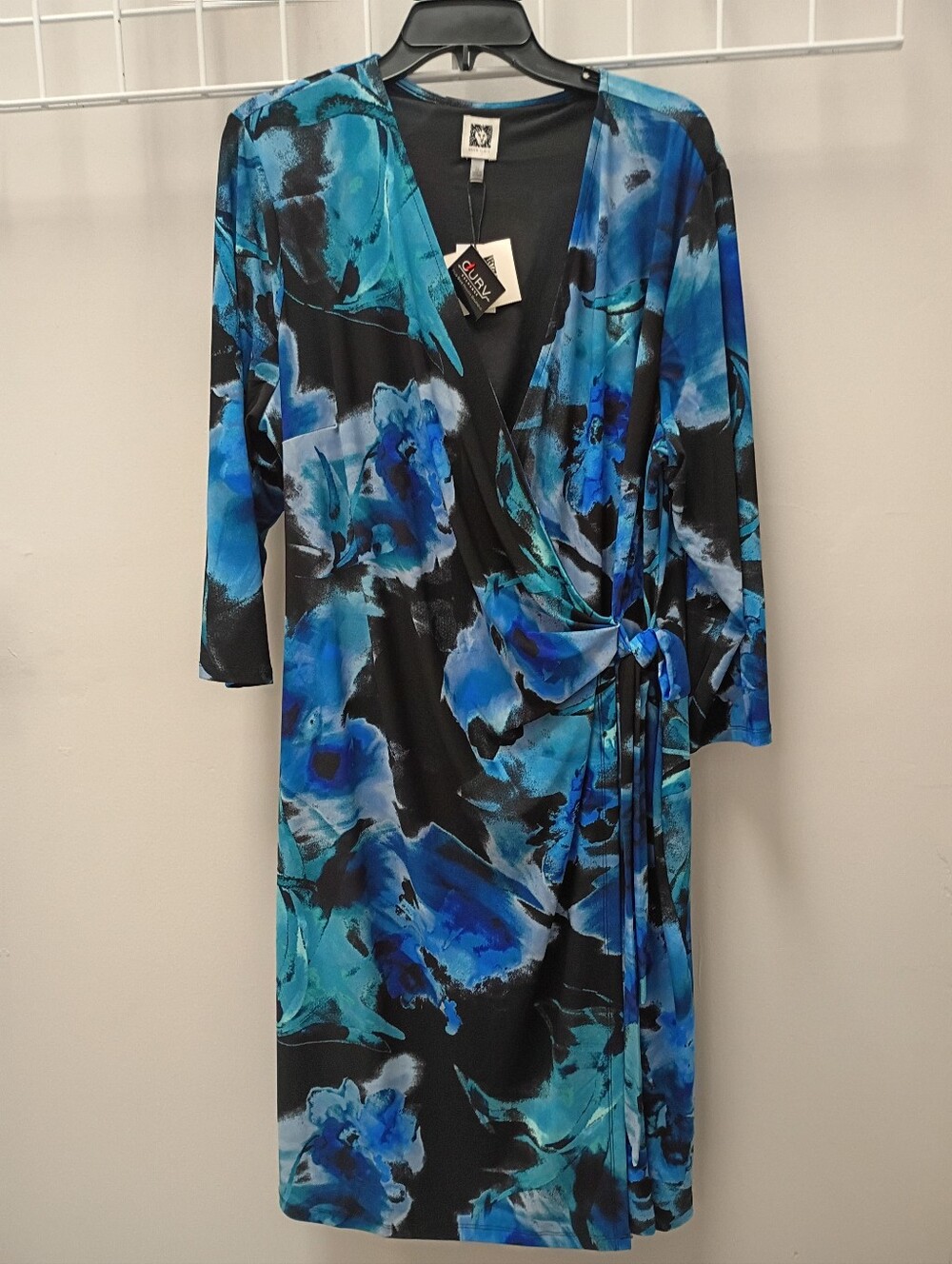 Anne Klein Plus Size Blue Watercolor Wrap Dress NO WRINKLE💙 NEW W TAGS - Picture 2 of 7